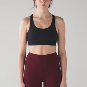 Lululemon Invigorate Bra - Black - Size 4 - has Soulcycle emblem